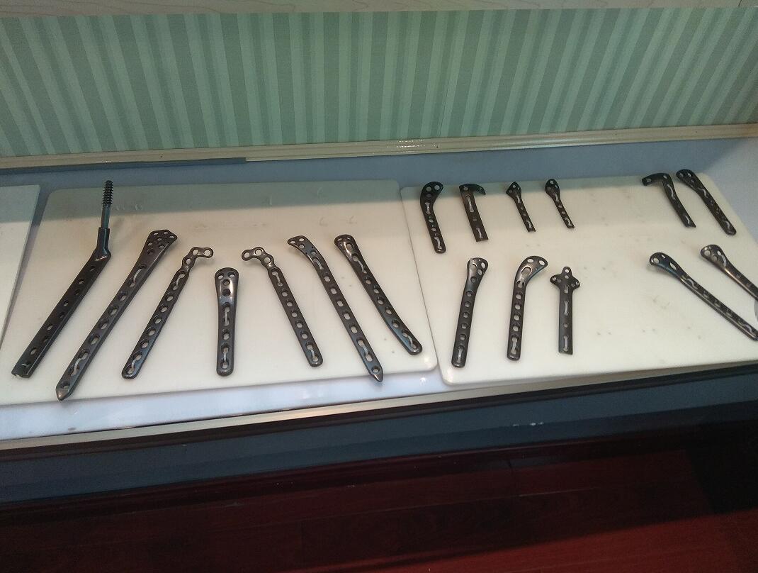 Orthopedic Implant Monoaxial Pedicle Screw/ Orthopaedic Spine Implants Spinal System Double Core and Double Thread Pedicle Screw China Manufacturer Price